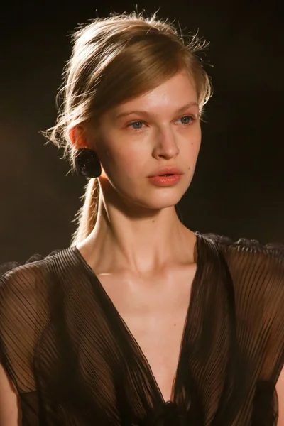Look 1